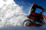 Erzincan’da motokuryelere kar engeli