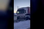 Erzurum’da yollardaki buzlanma trafik kazalarına neden oldu