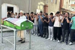 Eşi tarafından öldürülen 3 çocuk annesi kadın toprağa verildi