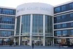 Eşini maket bıçağı ile öldürmeye çalışan sanık hakim karşısında