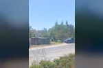 Eskişehir’de otomobil yol kenarına devrildi