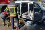 Esnafın zamanında müdahalesi aracın yanmasını önledi