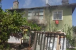 Evde yangın çıktı, kilitli kalan 5 çocuk kurtarıldı