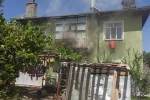 Evde yangın çıktı, kilitli kalan 5 çocuk kurtarıldı