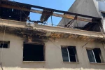 Evini ateşe verdi, alevler geceyi aydınlattı