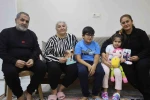 Evladından bahsederken gözyaşlarına boğulan anneanne, depremde kaybettiği kızının emaneti olan torunlarına hem annelik hem de babalık yapıyor 