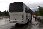 Eyüpsultan’da kontrolden çıkan servis aracı kaza yaptı: 3 yaralı