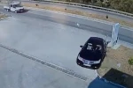 Faciadan dönüldü, otomobil akaryakıt istasyonuna sürüklendi
