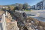 Foça’da belediye çalışması çileye dönüştü: Mahalle ikiye bölündü