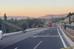 Freni patlayan tırın otobüse çarpma anı kamerada