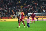 Galatasaray’da maç sonu üçlüsü Torreira ve Osimhen’den