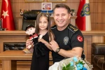 Gazi kızına yunus polis bebeği hediye edildi