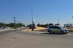 Gaziantep’te arpa yüklü tır kavşakta yan yattı: 1 yaralı