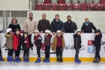 Geleceğin buz hokeycileri ilk adımlarını attı
