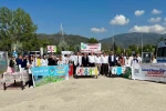 Geleceğin sağlıkçıları da yürüyüşe katıldı