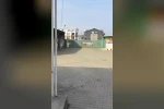 Gemlik Belediyesinin Umurbey’deki barınağını önünde toplanan hayvanseverler içeriye alınmadı