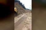 Gemlik-Mudanya yolu heyelan sebebiyle kapandı