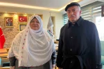 Giyim tarzı nedeniyle hedef alınan Belediye Başkanı Akgün’e öğretmeninden destek