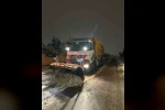 Gölbaşı Belediyesi, kar küreme ve tuzlama çalışmalarına aralıksız devam ediyor