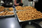 Gönüllüler el ele verdi her gün 250 ihtiyaç sahibine iftar hazırlıyor