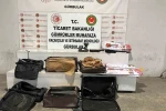 Gürbulak’ta oyuncak gitarın içinden uyuşturucu çıktı, tırda morfin ele geçirildi