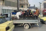 Halep’te siviller bombaların altında tahliye ediliyor
