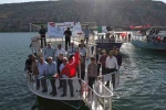 Halfeti’de teknelerle Sumud Filosu’na destek