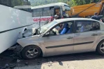 Halk otobüsü otomobille çarpıştı, kazada 7 kişi yaralandı