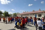 Hamur’da Damla Gönüllülük Hareketi projesi gençlerle buluştu