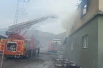 Hatay’da 2 katlı müstakil ev alevlere teslim oldu 