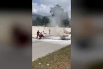 Hatay’da seyir halindeki araç alev aldı