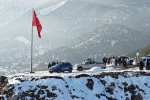 Hatay’ın zirvesinde gururlandıran bayrak değişimi