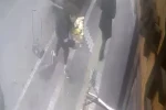 Hayrabolu’da beton dubaya takılan vatandaşın zor anları kamerada
