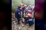 Hayvan otlatırken kayalıklardan düştü