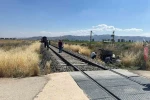 Hemzemin geçitte tren pat pata çarptı: 1 ölü, 2 yaralı