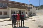 Hırsızlık suçundan aranan şahıs Kuşadası’nda yakalandı
