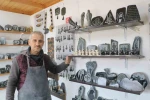 Hobi olarak başladığı mesleğinde 25 yıldır ekmeğini taştan çıkarıyor