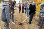 Hüyük’te evde sağlık hizmetinden yararlanan yaşlı hastalar adına fidan dikildi