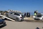 İki aracın çarpışmasıyla 2'si ağır 6 kişi yaralandı