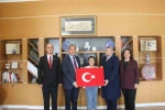 İl Milli Eğitim Müdürü Yılmaz Türkiye birincisi öğrenciyi tebrik etti