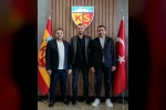 İlhan Parlak görevinden istifa etti