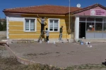İnfaz Koruma memurları boş vakitlerinde okulların bakım ve onarımlarını gerçekleştiriyor 