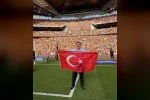 İngiltere’de tarih yazan Türk başkan!
