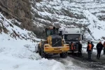 İpek yolunda tır kuyruğu: Hakkari Şırnak karayolunda yüzlerce tır mahsur kaldı