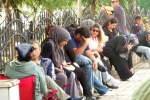 Isparta’da öğrenciler gelecekleri için yarıştı, aileler kapıda ter döktü