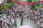 Isparta’da Uluslararası Gül Festivali coşkusu: Binlerce kişi kortejde buluştu