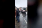 İspir’de koyun yüklü tır devrildi: Can pazarı yaşandı