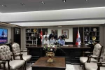 İstanbul İl Emniyet Müdürü Yıldız, koltuğunu şehit çocuğuna devretti