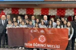 İstanbul’da okullarda karne heyecanı yaşandı