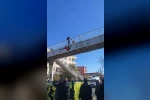 İtfaiyenin kurduğu havalı atlama minderi, hayatta tuttu